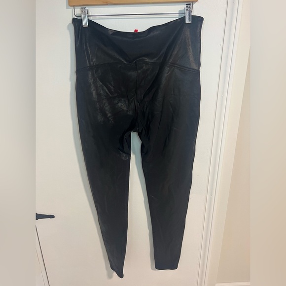 SPANXshape Faux Leather Leggings Shiny Black - Picture 3 of 3